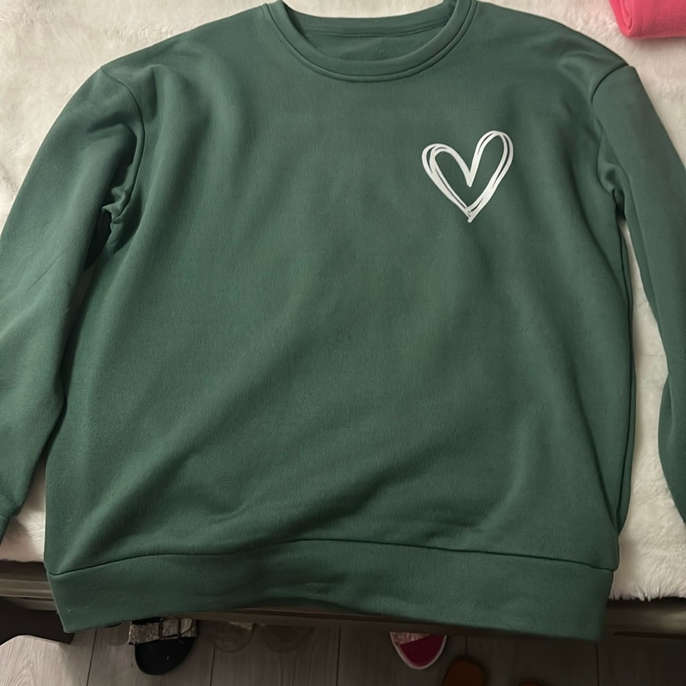 Green crewneck size small